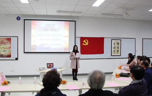 学生诵读毛泽东诗词《清平乐·会昌》 魏孟吉拍摄 学生诵读毛泽东诗词《清平乐·会昌》 魏孟吉拍摄